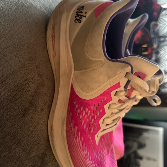 Nike Women's Pink and White Athletic Shoes - Picture 4 of 6